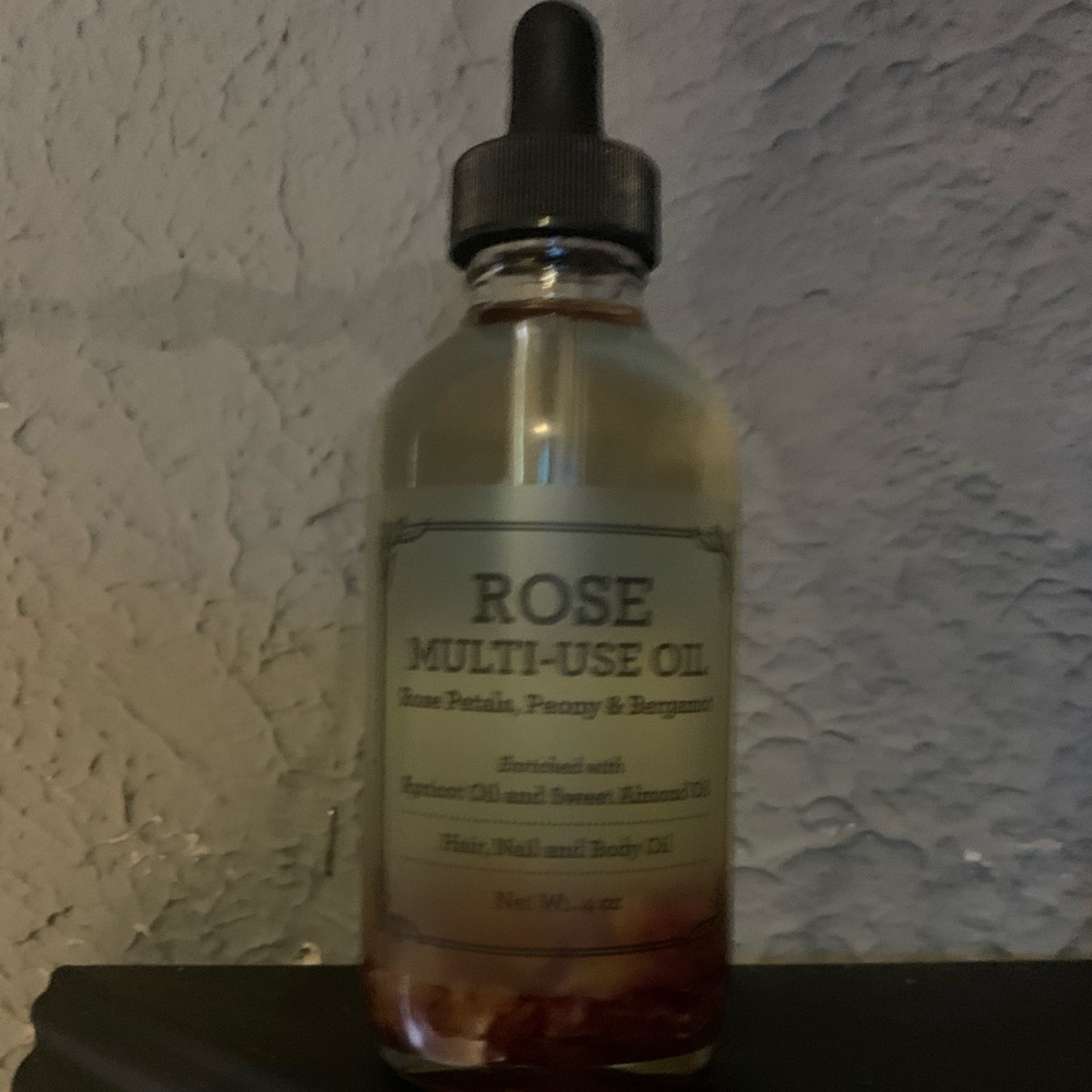 *NEW MoonCosmetics ROSE OIL
**VEGAN APPROVED**
